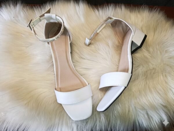 Luna Pearl – Sandalias Elegantes para Mujer